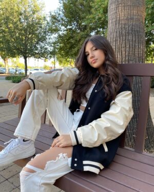Elle Paris Legaspi Instagram - 🤍🐄