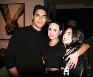 Elle Paris Legaspi Instagram - reunited w my favs:)