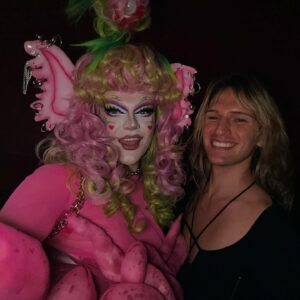 Ellie Diamond Instagram - 🍄🪱𝕿𝖆𝖓𝖌𝖑𝖊𝖉 𝖎𝖓 𝖒𝖞 𝖔𝖜𝖓 𝖎𝖓𝖙𝖊𝖘𝖙𝖎𝖓𝖊𝖘🪱🍄
-
Portals was such a dream to experience live! The artistry that @littlebodybigheart possesses within is so inspiring that I just had to recreate this look!!!! 
-
Hair inspo: @williamscottblair 
Makeup inspo: @laurelcharleston 
Outfit inspo: @chrishabana 
-
Outfit and hair by me