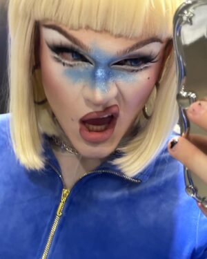 Ellie Diamond Instagram - I’m the bubble gum princess Vi0leT Be@uR3GaRD!!! 🫧 
-
@baileyjmills99