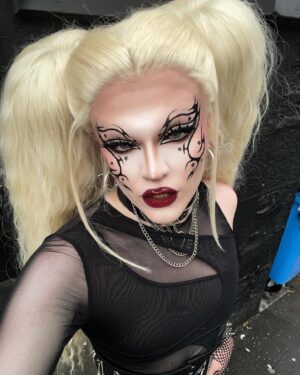 Ellie Diamond Instagram - 🔪⛓️ 𝕲𝖎𝖛𝖎𝖓𝖌 𝖇𝖆𝖉 𝖇𝖎𝖙𝖈𝖍 𝖇𝖆𝖉𝖉𝖎𝖊 𝖛𝖎𝖇𝖊𝖘 ⛓️🔪
-
Makeup inspired by @laurelcharleston