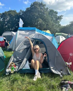 Ellie Duckles Instagram - Glastonburrrryyyyy 😏😏
My body and mind are recovering but my heart and soul are so full ‼️‼️
Another epic year. Feeling so much gratitude for new friends, old friends, beautiful memories with my family and the privilege of frolicking around Worthy Farm.
UNTIL NEXT YEAAAR BABY♥️♥️♥️✨✨