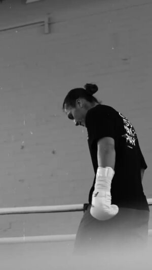Ellie Scotney Instagram - BACK AT IT 🔋