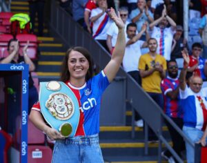 Ellie Scotney Instagram - “Ohhh South London”…🦅 
Thank you for such a special reception, no place like home. Great result and even better atmosphere❤️💙 

@cpfc @leonmckinsta 

@micahtakesphotos 📸