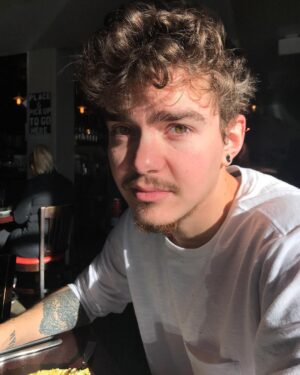 Elliot Fletcher Instagram - 🎍