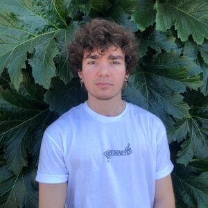 Elliot Fletcher Instagram - i know i haven’t posted in over a month but i ain’t dead yet! (shirt by @awarewolfapparel check them out!)