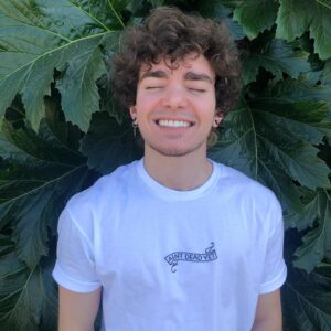 Elliot Fletcher Instagram - i know i haven’t posted in over a month but i ain’t dead yet! (shirt by @awarewolfapparel check them out!)