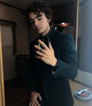 Elliot Fletcher Instagram - meet max. he’s got a passion for social justice and cute girls at hipster coffee shops. tune in to @marvelsrunaways on @hulu to get to know him better! (also swipe for super cute gert and max content)