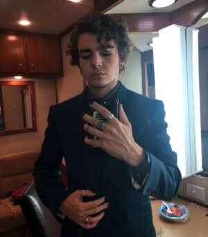 Elliot Fletcher Instagram - meet max. he’s got a passion for social justice and cute girls at hipster coffee shops. tune in to @marvelsrunaways on @hulu to get to know him better! (also swipe for super cute gert and max content)