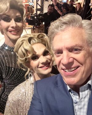 Elliott with 2 Ts Instagram - Surprise!!! It was an incredible honor to be able to play @realjeansmart drag queen body double with some other vegas gal pals in the newest season of @hacks on @streamonmax not to mention working side by side with the iconic @realchrismcdonald it was incredible to spend time on an actual set and see how much effort goes into ONE SHOT 😂😂 @paulwdowns thank you for this opportunity!!!! #hacks #jeansmart #living #gigs