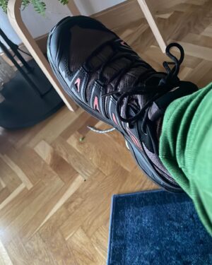 Eloísa Maturén Instagram - 1ero de Junio, Camino de Santiago, cuenta regresiva ⏳ ✨❤️‍🔥

En tres semanas comienza mi recorrido: Caminar 121 km en 7 días. 

Preparo mi cuerpo, mente y espíritu, me dejo guiar, improviso.

Me dijo @elianasantander8 que el Camino empieza antes de lo que uno cree y tiene razón, yo ya me siento peregrina 🚶‍♀️🤍

Gracias @elianasantander8 @vane.morr @marlycamino  @elgeorgeharris por guiarme con tanto amor en esta nueva aventura, tengo nervios, emoción y mucha alegría.

Más tarde, más noticias 

#caminodesantiago #peregrina
