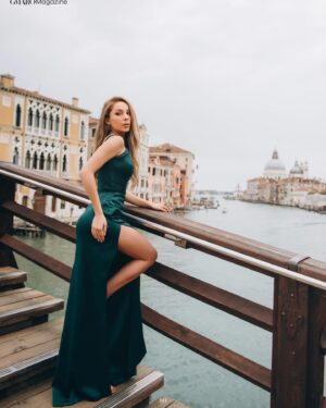 Elona Ndrecaj Instagram - @venicephotography.md 
@venicephotography.mimozakaraqi