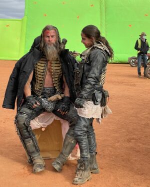 Elsa Pataky Instagram - Some of my favourite moments on  the set of @furiosamovie #madmaxsaga  @chrishemsworth  @anyataylorjoy @yesdavidcollins. 📷@jasinboland