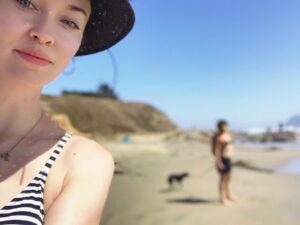 Elyse Levesque Instagram - Nuclear Family Goes To The Beach... 🏖 #Earl #AndHisMoms #AdventuresInDogSitting #FingerInFrame