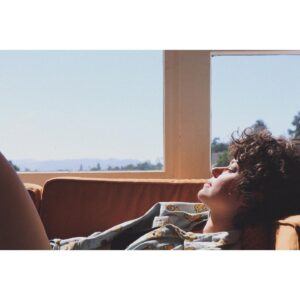 Elyse Levesque Instagram - Took some photos of my best bud @tatianamaslany for an interview she did! 🤍

Check out the article here: https://www.byrdie.com/zoom-date-tatiana-maslany-5071033