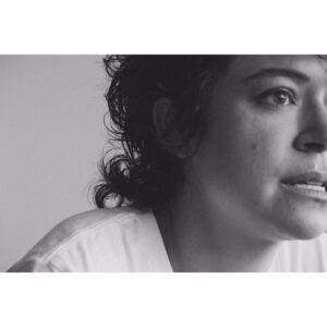 Elyse Levesque Instagram - Took some photos of my best bud @tatianamaslany for an interview she did! 🤍

Check out the article here: https://www.byrdie.com/zoom-date-tatiana-maslany-5071033