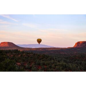 Elyse Levesque Instagram - Full of hot air. #hotairballons #devilsbridge #earlymorninggrind #worthit