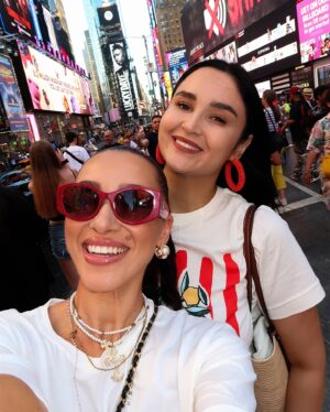 Ema Fajnorová Instagram - bucket list locations:
Time Square ✅