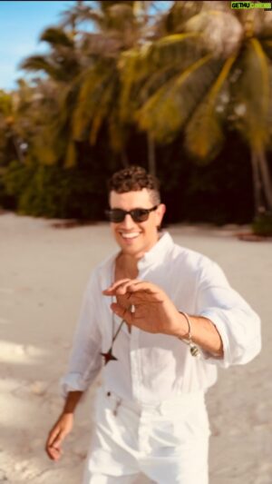 Emanuel Caserio Instagram - Maldive 🌴 

#maldive