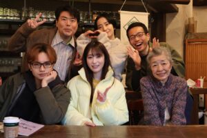 Emi Kurara Instagram - .
松永さんと園田家の皆んな。🫶

雅彦おじちゃんこと弟の雅彦と、
姉弟写真もね✌︎

@matsunagasan8