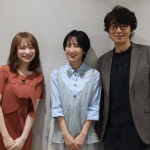 Emi Kurara Instagram - .
わたくし達
同じ事務所に所属させていただいております。
ユースケさんと秋元さん⭐︎
同じ事務所といえどお会いする機会はほとんどないのでとても嬉しい時間でした☺︎

テレビ東京「ナゼそこ？」
5/16 木曜日夜19:58〜21:48 OA

#5月17日放送 
#ドラマ
#ダブルチート
#の話も少しさせていただきました

#ユースケサンタマリア さん
#秋元真夏 さん

シャツ、ビスチェ
@alysiofficial 
スカート
@immez_official