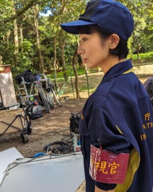 Emi Kurara Instagram - .
本日
10月9日（月・祝）夜８時〜
月曜プレミア８　西村京太郎サスペンス　十津川警部の事件簿「終着駅殺人事件」

検視官、長尾里帆役で出演させていただきます。

初めてかな警察側の役です。
ユニフォームいかがでしょう。

鈴木浩介監督とは4度目となります。（先日のブラックポストマンもです。）
様々な役柄を任せていただき、嬉しさと緊張でいつも心がキリッと締まります。

船越さんと角野さんとは、上司と部下というチームの役柄です。
素敵な大先輩方、ウェルカムな懐の深さに救われました。
日頃なかなかお話し出来る機会もないと思うと、本当に素敵な時間、貴重なお話し、心に貯めておきました☺︎
仲間に入れていただき冥利につきます。

箇所箇所での登場となります、
事件解決と合わせて、お見逃しなく。