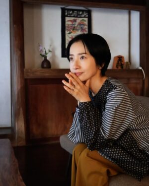 Emi Kurara Instagram - .
🍊♨︎

#リビングの松永さん 
#絶賛撮影中