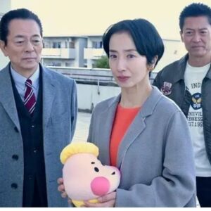 Emi Kurara Instagram - .

ほっぺ丸と右京さんと亀山さんと私初音です。

そしてミーコママ。（美術さんの丁寧なお仕事が細部まで。母またどこかで登場します）

どちらも見てくださって心よりありがとうございました。