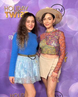 Emilia Ares Instagram - such a funny, feel good holiday movie ❄️thanks Kurt and Kelly for having us by  #emiliaares #sozi #holidaytwist