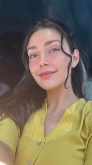 Emilia Ares Instagram - in-person audition superiority 🔥collaboration is so vital to this art 🤌 very much enjoy brainstorming and rallying with casting directors

#inpersonaudition #selftape #acting