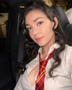 Emilia Ares Most Liked Photos and Posts
