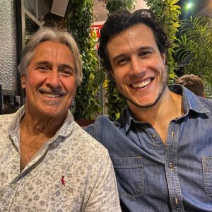 Emiliano D'Ávila Instagram - Hoje foi o dia do meu coroa. Chegando aos 78, mas com corpinho de 77. Até ontem. 😁
Parabéns, mô pai! Te amo! ❤

#pai #aniversário #níver
