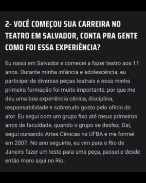Emiliano D'Ávila Instagram - ➡️ Arraste pro lado e me diga de qual foto ou resposta gostou mais. 😃

O ator @emiliano.davíla é capa de maio de @aquarentenamag

O ator entrou no set e já de cara, encantou toda a equipe. De fala mansa, seu leve sotaque e de uma beleza cativante. Todos os pontos se ligaram com aquele menininho que estreou nos palcos de Salvador aos 11 anos de idade.

Essa edição clicada metade em uma galeria de arte e metade no estúdio nos possibilitou momentos memoráveis, textos, lembranças declamadas por um ator que sabe de onde veio e sabe onde quer chegar. Emiliano transcende.

Foto: @ronaldofcorrea/@pdifotografia Beleza: @lemendes_br (Toda a beleza foi produzida com produtos veganos e não testados em animais).
Cabelo: @giovanevfranca
Arte: @theocporto
Assistente de produção: @kcirtannes
Produção executiva: @casadorobim
Locação: @estudiopdi
Editor-chefe e styling: @ronaldorobim

#emilianodavila #aquarentenamag #ator #teatro #arte #maio #capa #revistaeletronica #veganismo