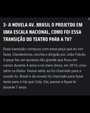 Emiliano D'Ávila Instagram - ➡️ Arraste pro lado e me diga de qual foto ou resposta gostou mais. 😃

O ator @emiliano.davíla é capa de maio de @aquarentenamag

O ator entrou no set e já de cara, encantou toda a equipe. De fala mansa, seu leve sotaque e de uma beleza cativante. Todos os pontos se ligaram com aquele menininho que estreou nos palcos de Salvador aos 11 anos de idade.

Essa edição clicada metade em uma galeria de arte e metade no estúdio nos possibilitou momentos memoráveis, textos, lembranças declamadas por um ator que sabe de onde veio e sabe onde quer chegar. Emiliano transcende.

Foto: @ronaldofcorrea/@pdifotografia Beleza: @lemendes_br (Toda a beleza foi produzida com produtos veganos e não testados em animais).
Cabelo: @giovanevfranca
Arte: @theocporto
Assistente de produção: @kcirtannes
Produção executiva: @casadorobim
Locação: @estudiopdi
Editor-chefe e styling: @ronaldorobim

#emilianodavila #aquarentenamag #ator #teatro #arte #maio #capa #revistaeletronica #veganismo