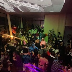 Emiliano Zurita Instagram - Ya a mis 30 años sigo confirmando que no hay mejor cosa en esta vida que poder compartirla con gente que amas. Gracias a todos ustedes por acompañarme, disfrutar, bailar un poquito y hacerme tan tan feliz💃❤️‍🔥👻
.
.
.
📸 @great.mov