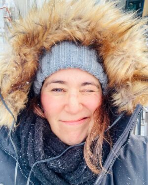 Emily Andras Instagram - Making things that are sexy and suspenseful and special can be hard. It can be cold. It can be exhausting. 

It’s also so much goddamn fun. Grateful and having the time of my life despite the minus 30s (but maybe the next #wynonnaearp special in #Bali, @tubi?).