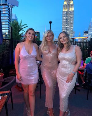 Emily Barker Instagram - Quick trip to NYC 🇺🇸 to celebrate the most stunning wedding with all of our bestest mates ❤️🫶🏼
