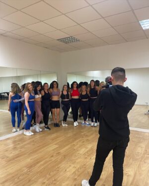Emily Barker Instagram - What a crazy weekend full of memories and milestones 🤍✨

1-3 - the launch of my own jewellery brand @navabyemily this has been worked on for almost a year and to finally launch in Dublin it feels surreal 

4-5 - Our 2nd dance retreat @dancetheweekendaway we had a group of guys and gals that joined me for the weekend in Carlow, we danced, laughed and drank a few too many Proseccos 🥂

6-7 - our very first @madhotfit photo shoot 💪🏼🤍 we had some of our Dublin based girls join us to photograph their successes and achievements, we then celebrated with a (not on plan) cheat meal … A MASSIVE PIZZA 🍕 

The best weekend! Genuienly feels crazy that I have 3 businesses that are thriving, this weekend has just been full of pinch me moments, grateful for it all 🤍🤍🤍🤍🤍🤍🤍🤍🤍🤍🤍🤍🤍🤍