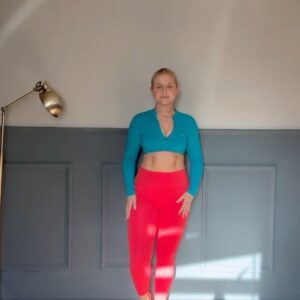Emily Barker Instagram - 👀 WHAT YOU SEE vs WHAT I SEE 👀 (swipe ➡️)

I posted this on my story a few days ago and I was overwhelmed by the amount of girls that reached out to me feeling the same ❤️ 

Just your Monday reminder to stop judging yourself, stop staring at your tummy and wishing it wasn’t there - START accepting yourself for you!

And if only you could see yourself through others eyes 👀 you would then not judge yourself quite so harshly 

Hope this helps anyone today 💫