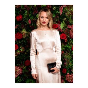 Emily Berrington Instagram - 🌺🌺🌺
Thank you @louboutinworld, @justinejenkins (using @burtsbeesuk), @pauledmonds217, @temperleylondon 
#eveningstandardtheatreawards