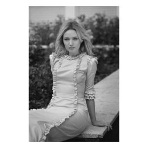 Emily Berrington Instagram - When you’ve overdressed for your daily trip to the playground ⚽️
@rebeccasreid 📸 
@thevampireswife 
@ctilburymakeup