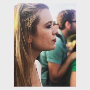 Emily Berrington Instagram - Diamonds on the soles of her shoes... @katie_berrington 
@paulsimonofficial @bsthydepark #paulsimon