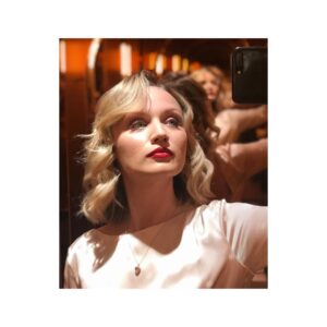 Emily Berrington Instagram - 🌺🌺🌺
Thank you @louboutinworld, @justinejenkins (using @burtsbeesuk), @pauledmonds217, @temperleylondon 
#eveningstandardtheatreawards