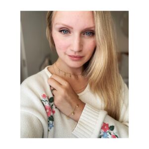 Emily Berrington Instagram - 🌊 🐎 🐝 
Thank you @ivy_rose_london for these treasures ✨