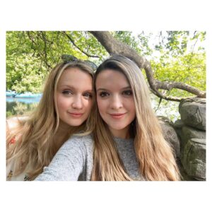 Emily Berrington Instagram - Miss my sis 💛 @katie_berrington 💛