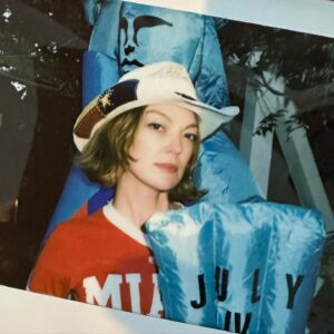 Emily Coutts Instagram - First birthday/July 4th as a permanent resident 💋 thanks @lexyaltman for throwing me an epic bash and @sbymel & @parfiveintwo for hosting Xx