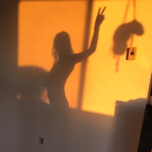 Emily Kokal Instagram - first sunrise in the new home 🧡 thinking about the babies and the families longing for each other right now. And all the pain and suffering all across the planet. They are our children, they are our parents, and we’re feeling for them with all our hearts. They are also our brothers and sisters even when we don’t agree with their politics, and have difficulty understanding the inhumanity of these people “in power” making fear-based moves every damn day. We can’t separate ourselves from each other, creating more divisiveness from the uncomfortable truth, holding onto hostility that subsequently keep us from experiencing the deeper joys and love of humanity. Keeping an open heart means taking it all in. The good and the bad. We are each other. Our struggle, or darkness, our madness, our humor, our love...it belongs to all of us. Keeping awareness and just doing what you can to embody those things you value and wish to see in other people is your power, and also..on another tip, where you put your money is your power. Let’s just take care of ourselves so we can take care of each other with compassion, strength, and understanding. We have the power to transmute by not fanning the flames of hate
