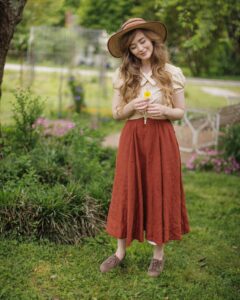 Actress Emily Marie Palmer HD Instagram Photos and Wallpapers May 2022