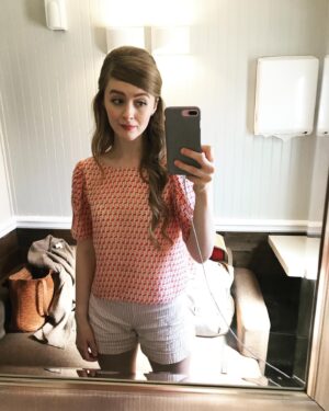 Emily Marie Palmer Instagram - @cobrakaiseries season 5 is out !!! 🐍♥️🥹

No spoilers. 🤭🤫