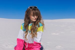 Emily Marie Palmer Instagram - White Sands National Park fills me with pure ecstatic joy. 😍😭 

You can’t tell from these pictures, because I was trying to be cool and fit the vibe of our silly photoshoot, but I was neither chill nor cool on the inside because this place is AN ABSOLUTE WONDER ✨

The sand is always soft and cool and doesn’t stick to you the way most sands do — it’s bizarre and heavenly, and if you are a soul that appreciates a good spot for frolicking, as I do, it’s well worth a visit. I’m so glad we got to go back. 🤍 

📷 @joeyciccoline (always) 

#whitesandsnationalpark